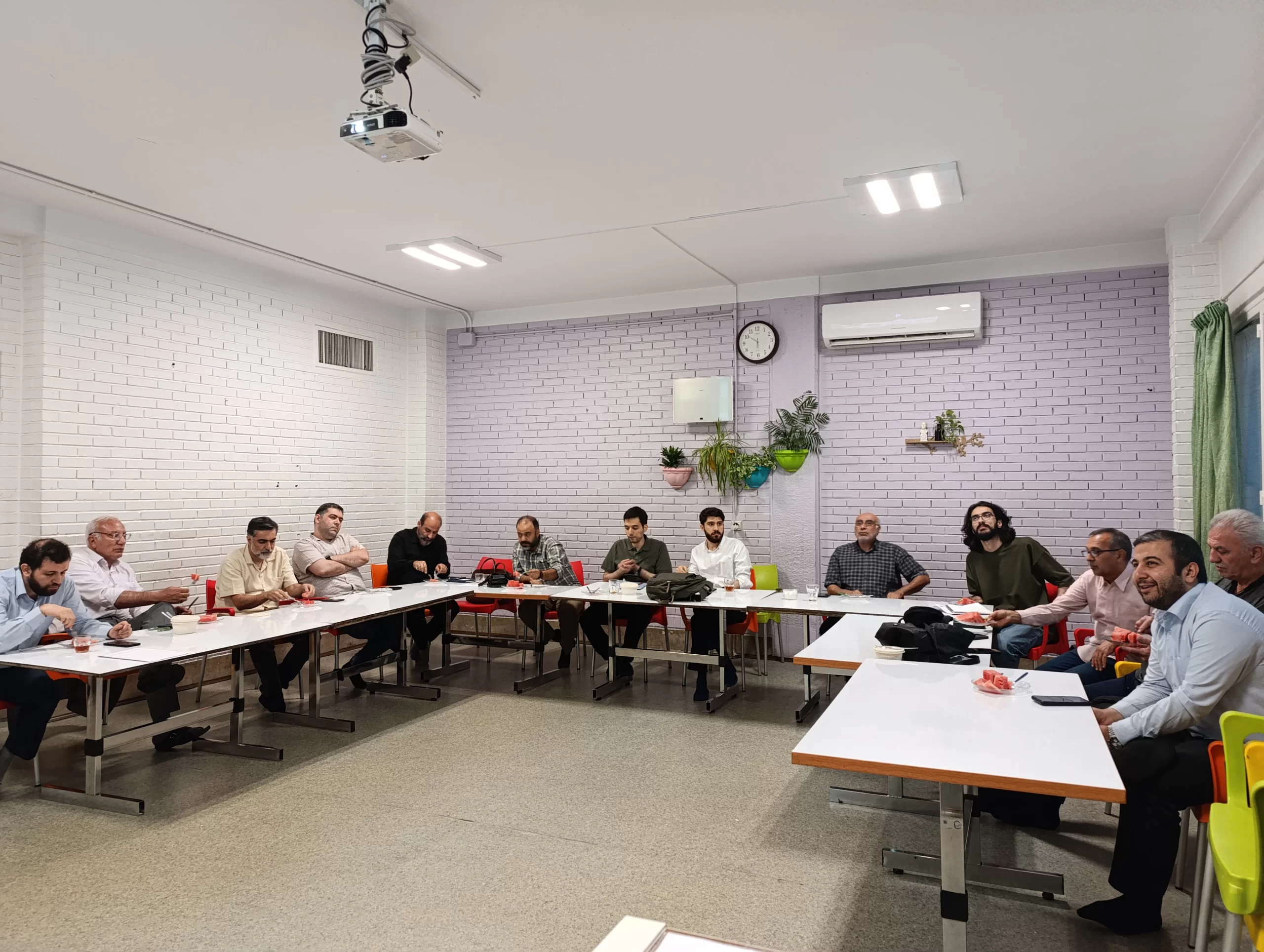 جلسه کارکنان 8 مهر-3